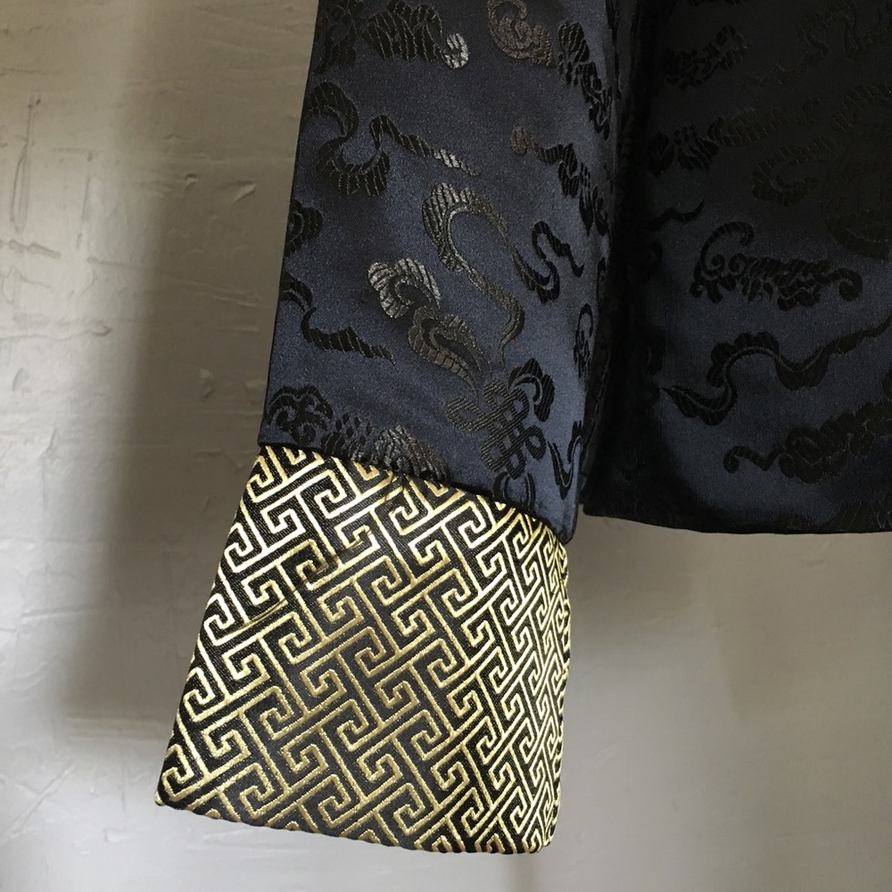 Gorgeous Asian jacket. - Picture 6 of 8